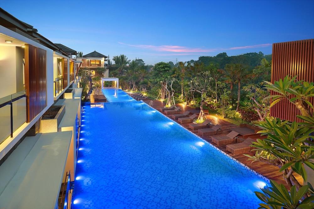 Royal Kamuela Villas & Suites At Monkey Forest Ubud (Adults Only) Exterior photo The swimming pool at the resort