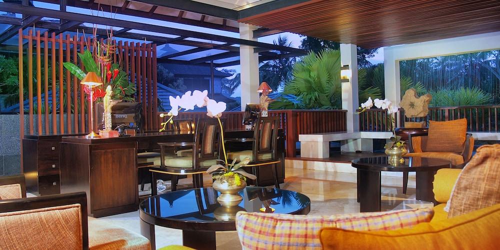 Royal Kamuela Villas & Suites At Monkey Forest Ubud (Adults Only) Exterior photo The lobby of the hotel