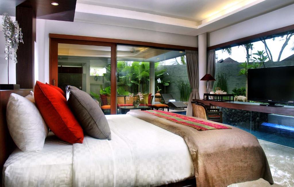 Royal Kamuela Villas & Suites At Monkey Forest Ubud (Adults Only) Exterior photo A bedroom at the hotel